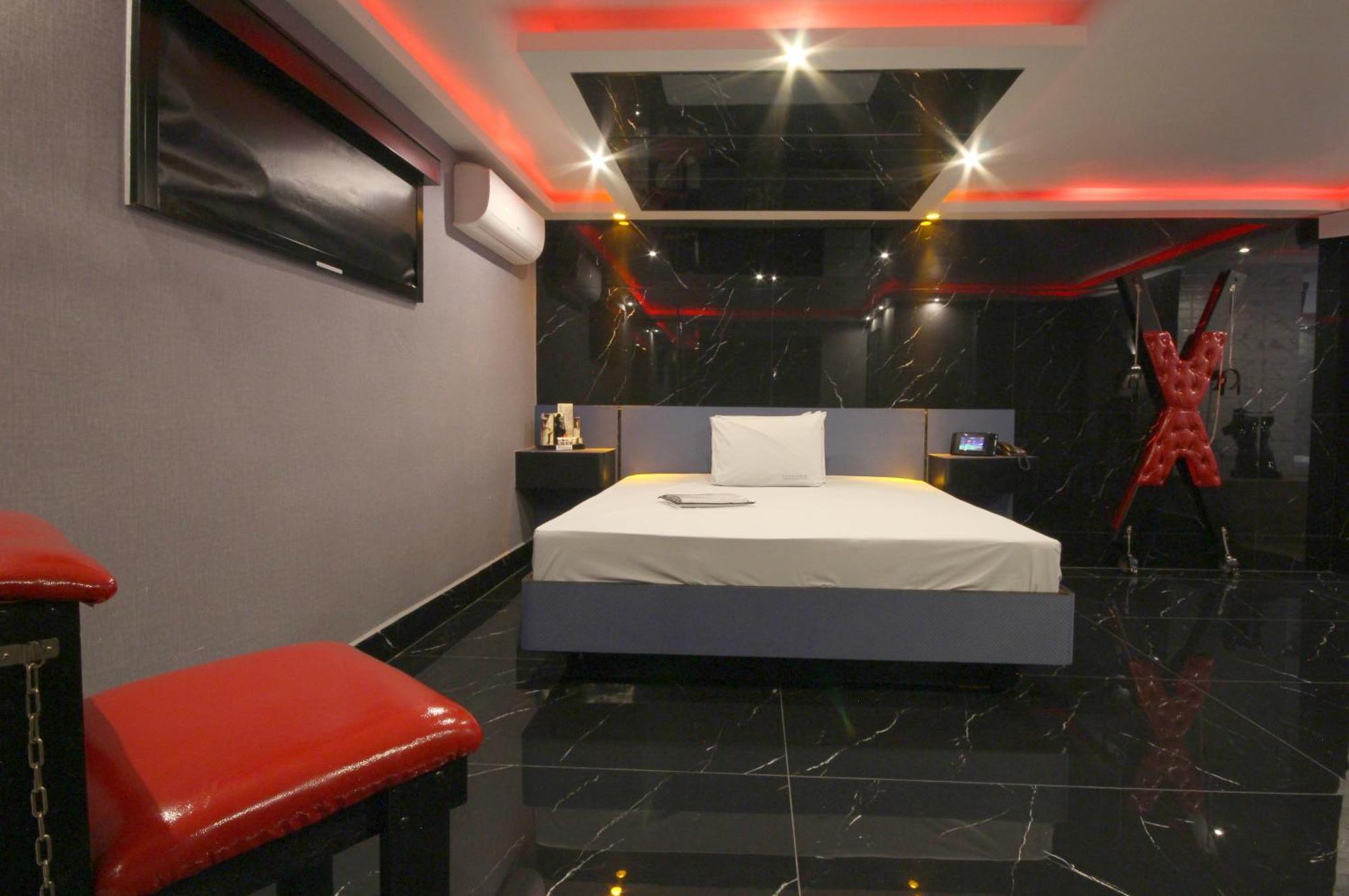 Love hotel Euphoria